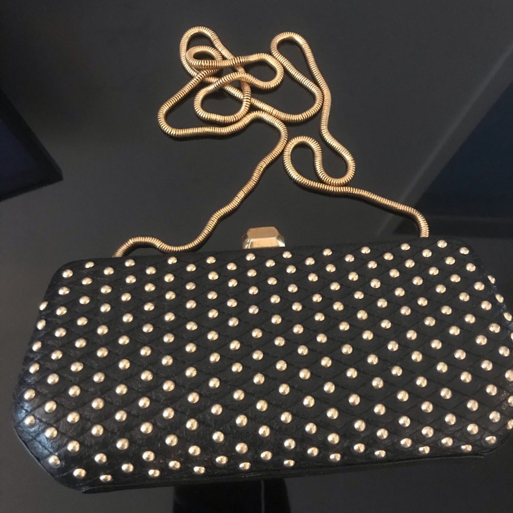 Pull box strap purse